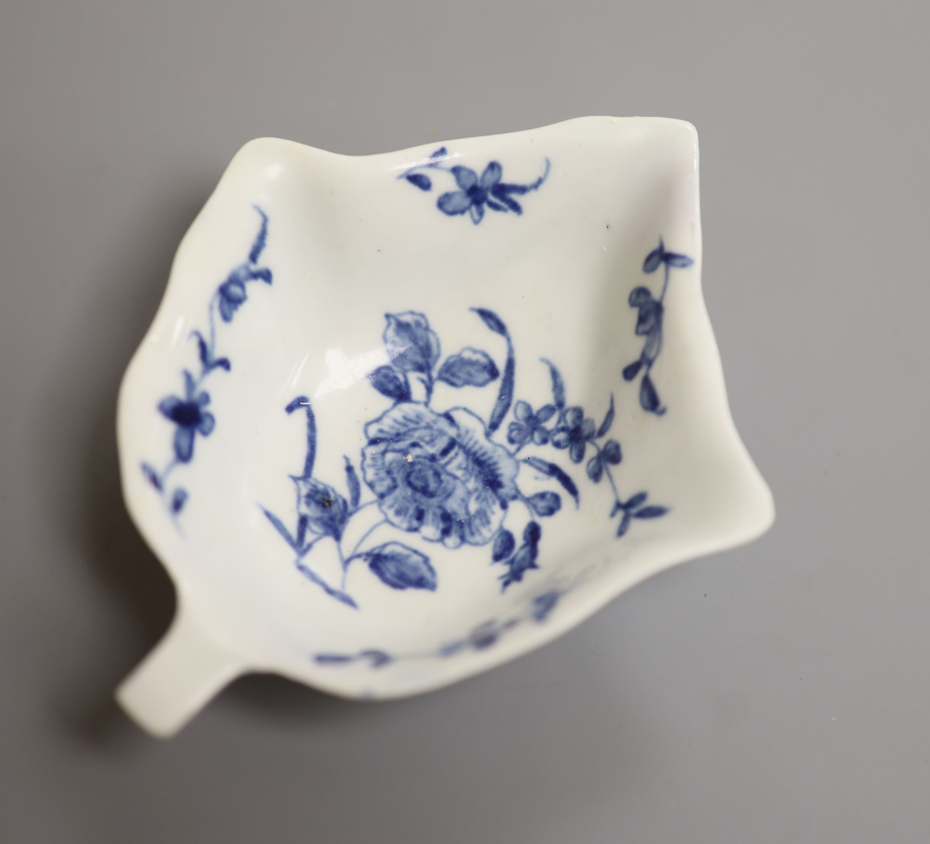 A Worcester leaf shaped pickle dish, with rose pattern, c.1758, length 10cm